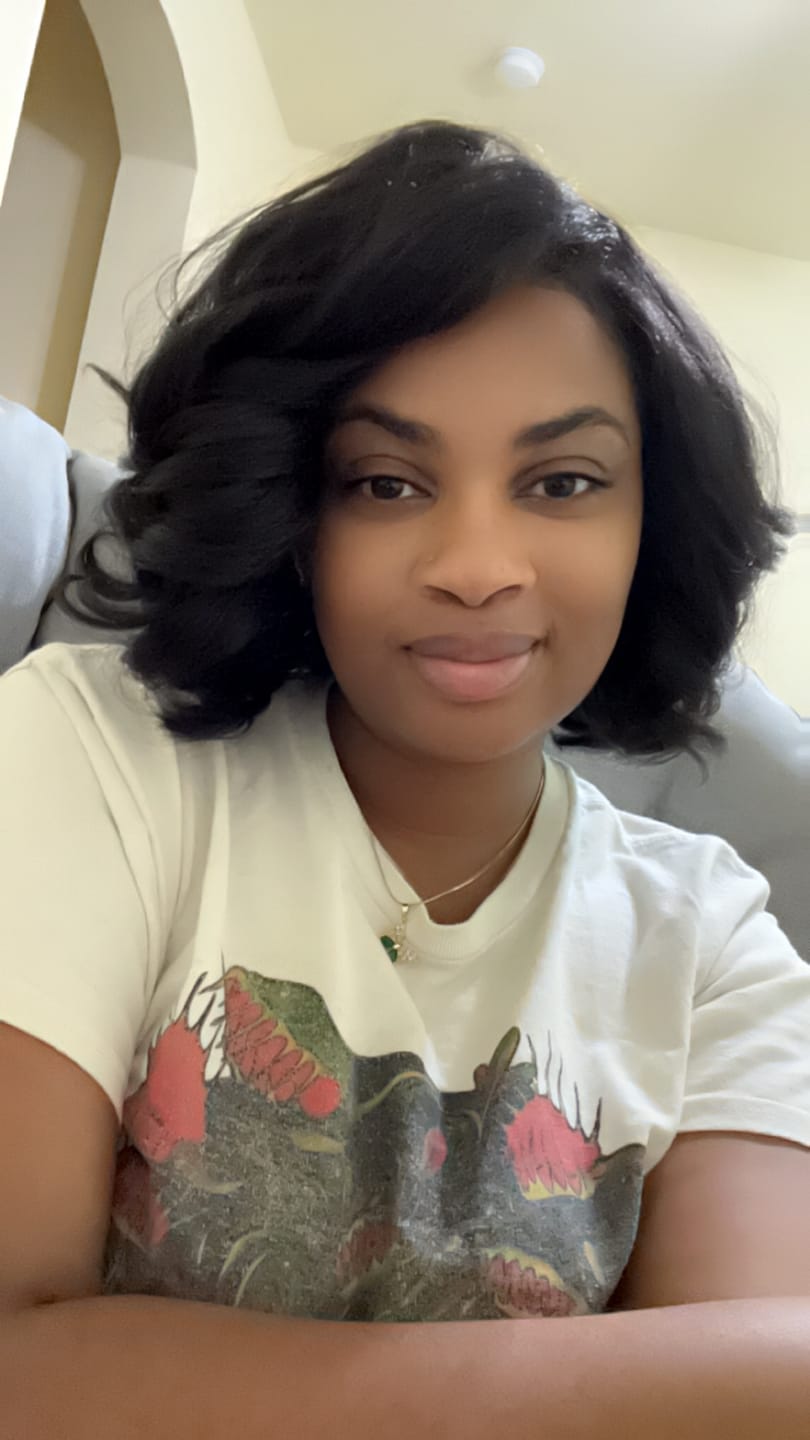 Customer photo review of Sensationnel Curs Kinks & Co Glueless Synthetic Kinky Edges 13x6 HD Lace Front Wig - 13x6 KINKY BODY WAVE 14"