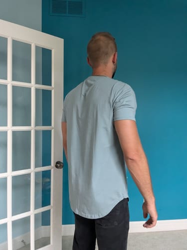 Customer photo review of 021 ESSENTIAL DROP-CUT T-SHIRT - EMERALD