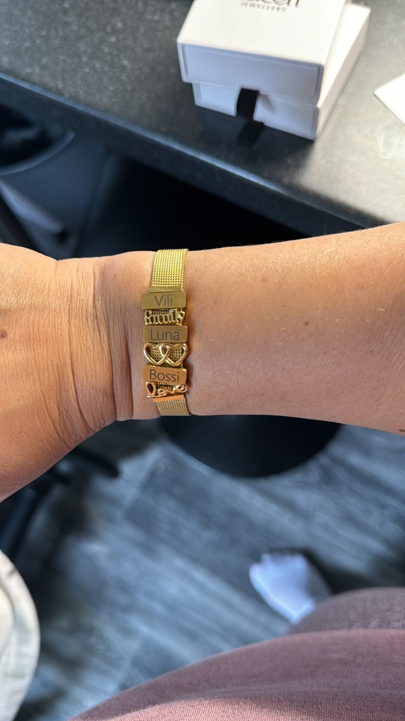 Customer photo review of Mesh charm family gold