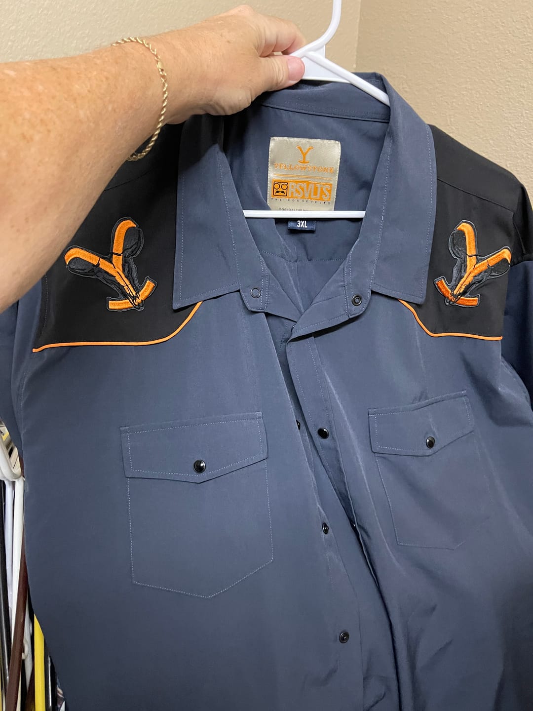 Customer photo review of Yellowstone "EST. 1886" - Short Sleeve Roper Shirt