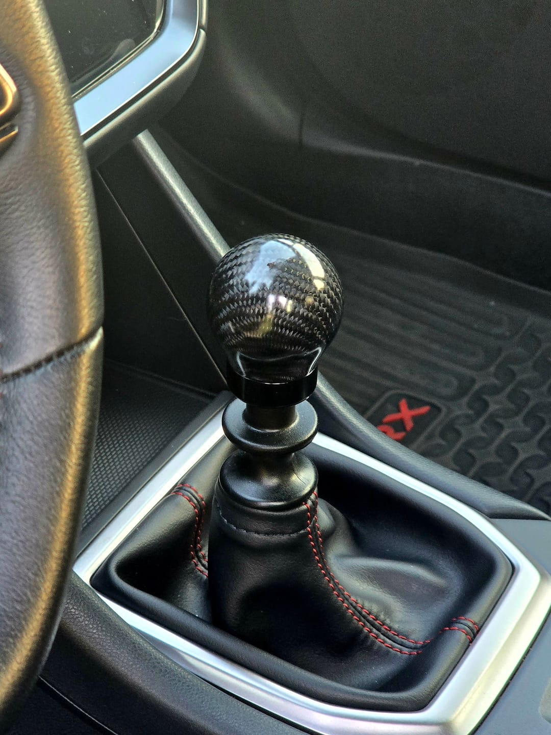 Customer photo review of Weighted Black Carbon Fiber Shift Knobs