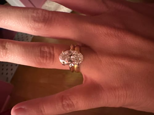 Customer photo review of 14k White Gold 4.06ct G Si1 Oval Lab Grown Diamond Solitaire Ring Sz 8