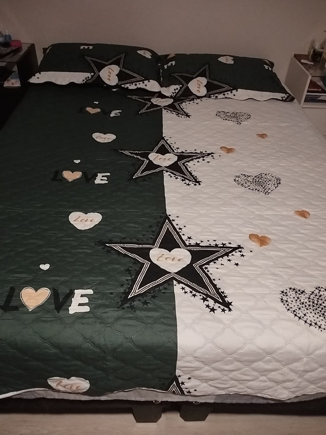 Customer photo review of Cubrecama Quilt de 2 Plazas Estampados Estrellas Corazones Blanco y Verde CC27