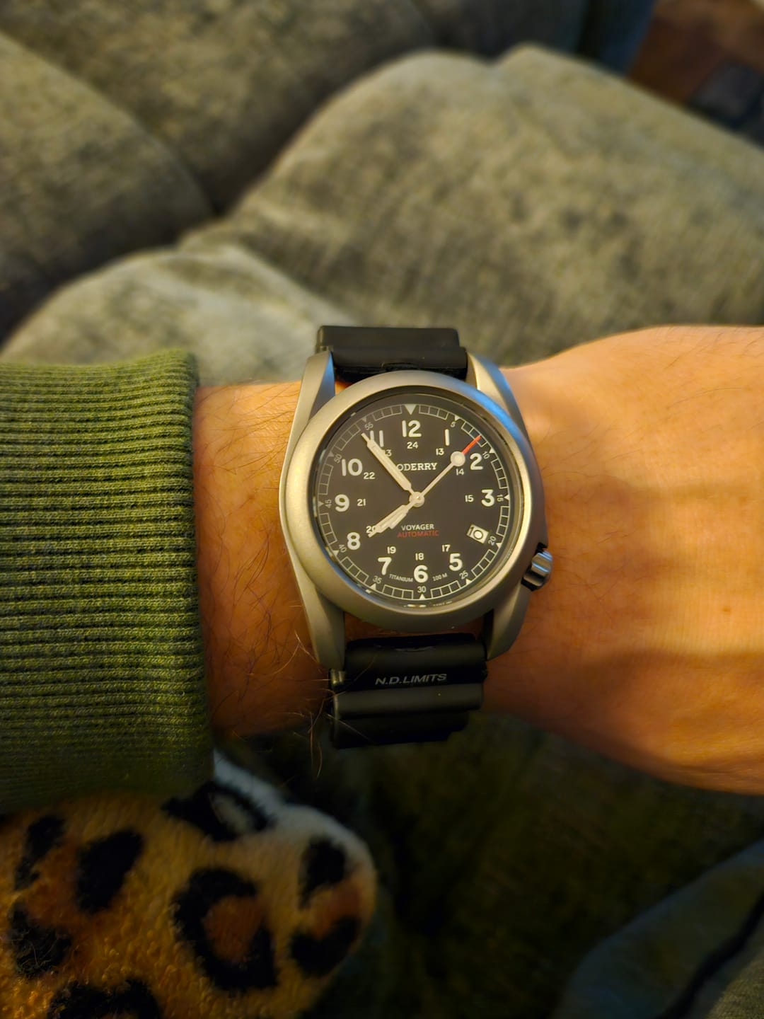 Customer photo review of VOYAGER - 100M Waterproof Titanium Automatic Field Watch | Black