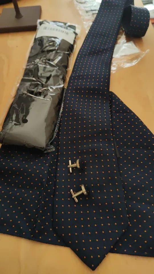 Customer photo review of Blue Gold Dot Silk Necktie Pocket Square Cufflinks Set