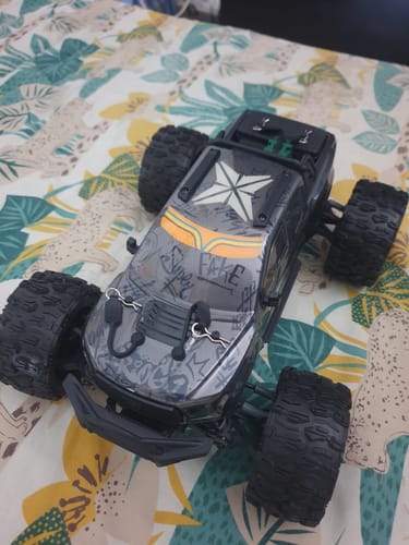 Customer photo review of Rlaarlo Metal 1/14 Scale Brushless RTR Monster Truck, ROG1