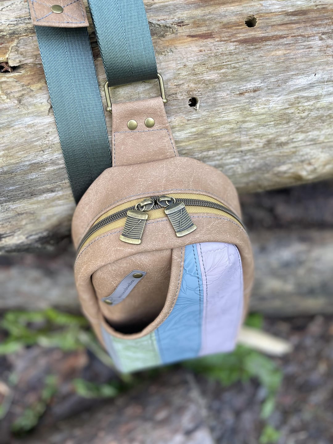 Customer photo review of Colonel Mustard - #5 Bronze Nylon Coil Zipper Tape