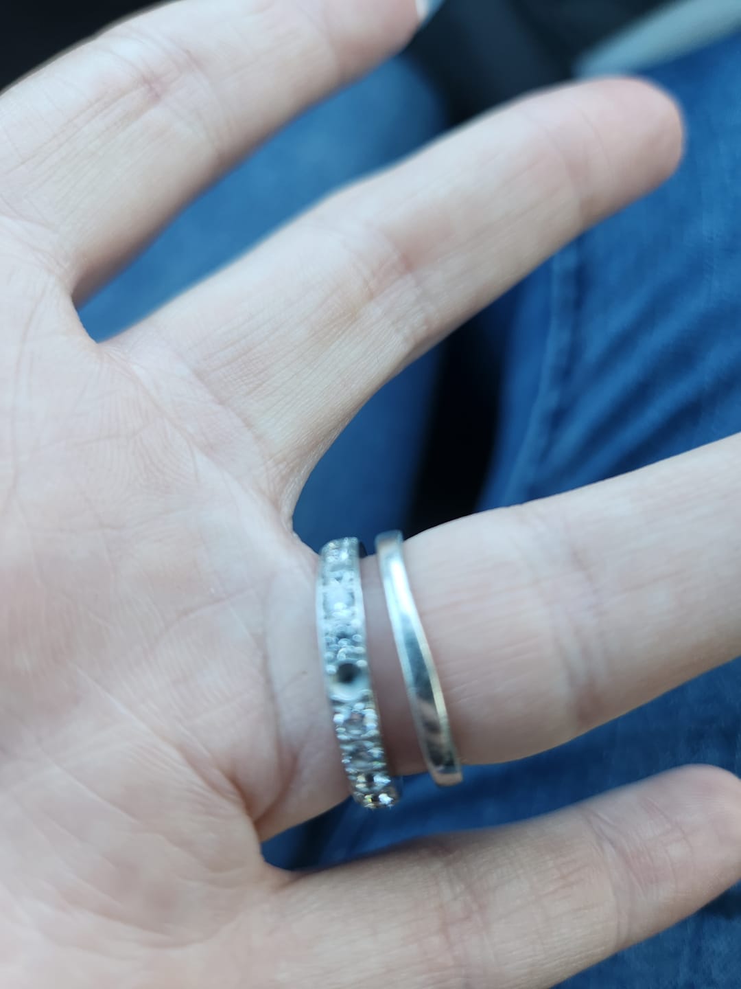 Customer photo review of White Gold 3mm Full Glitz Ring