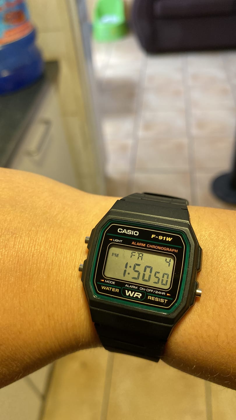 Customer photo review of Reloj Casio Vintage F-91W-3DG Clásico Líneas Verdes