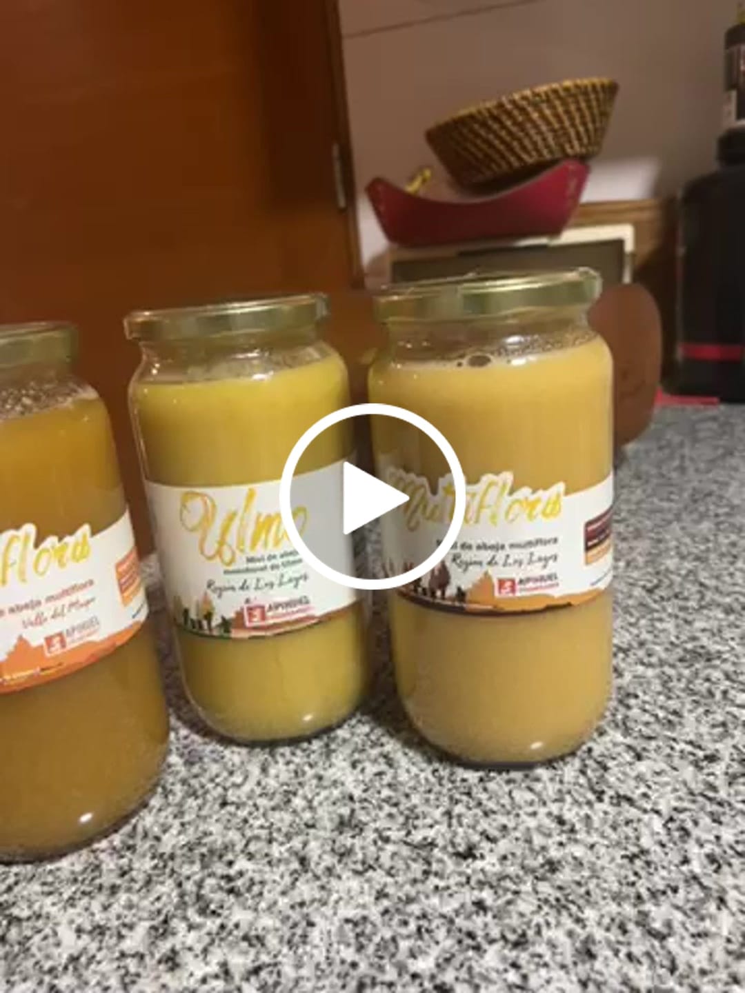 Customer video review of Miel de Ulmo 1.3 kg