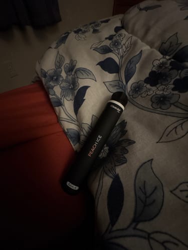 Customer photo review of Peach Ice CBD Vape Pen - 500mg
