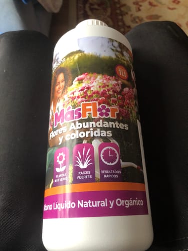 Customer photo review of FERTIBONO MásFlor - Fertilizante que Revive tus Plantas Verdes y Flores, Abono Liquido, [100%] Natural y Orgánico, 1L
