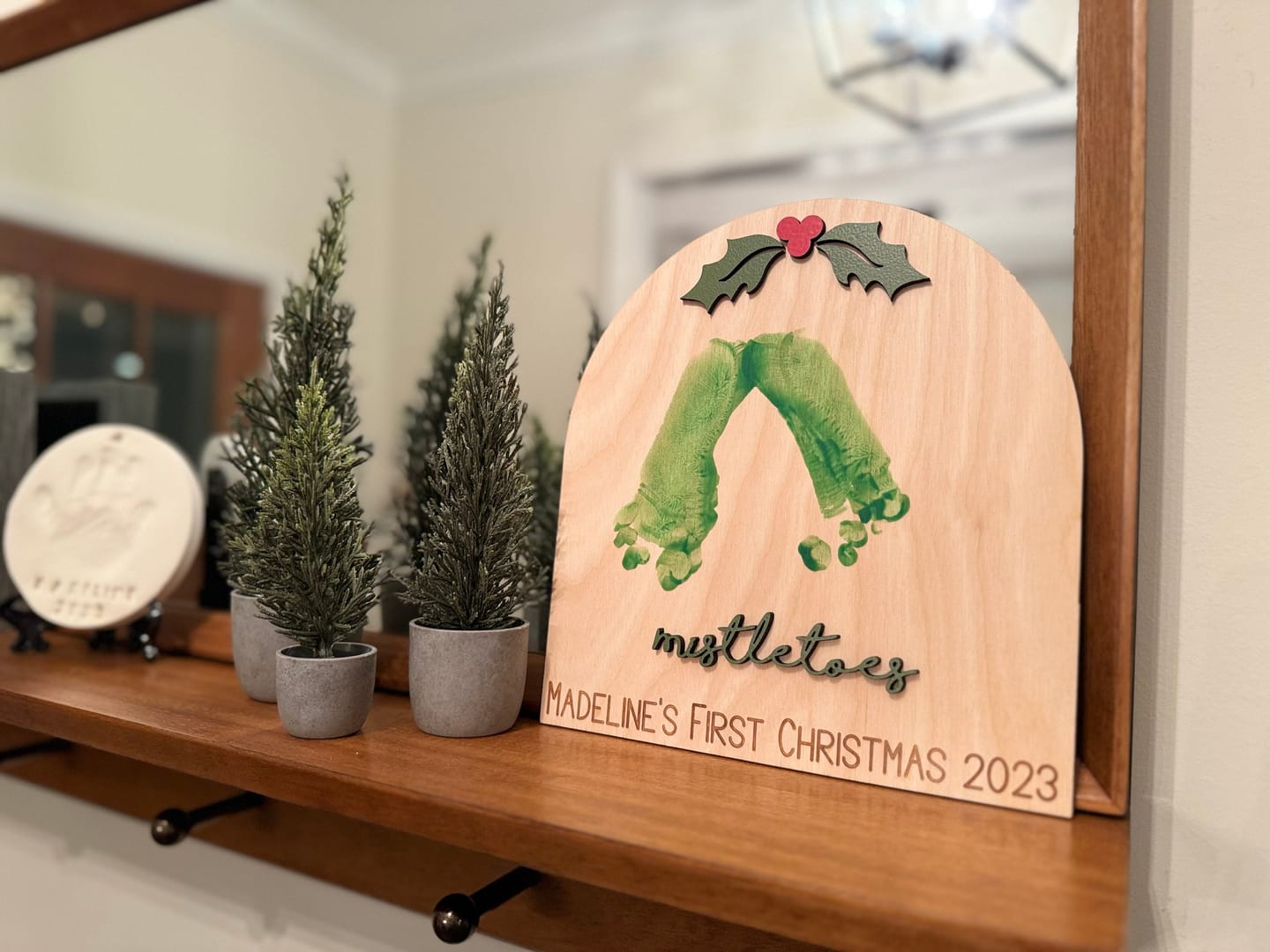 Customer photo review of Baby's First Christmas Mistletoe Footprint Craft