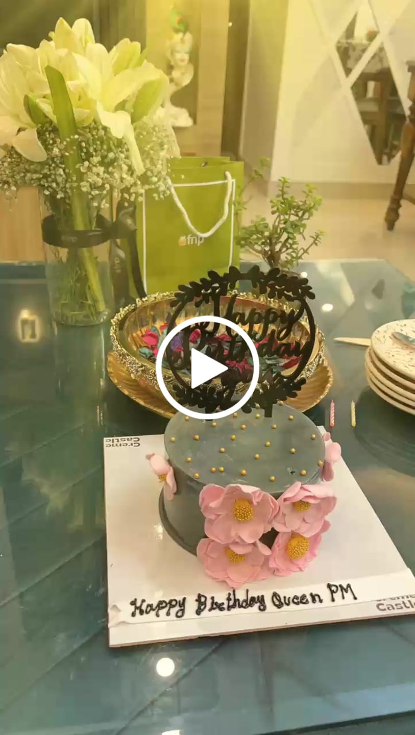 Customer video review of Floral Purple Cake