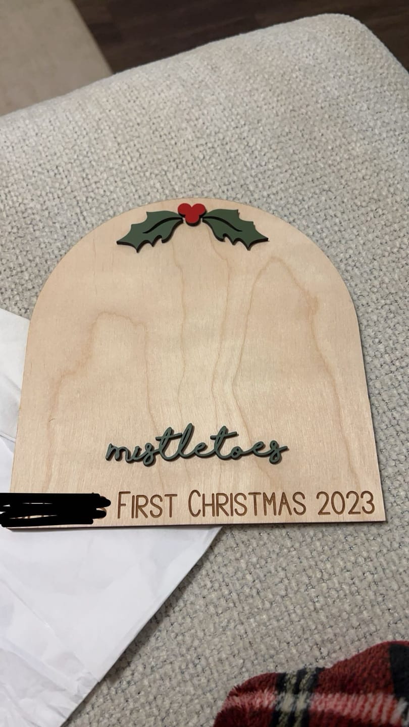 Customer photo review of Baby's First Christmas Mistletoe Footprint Craft