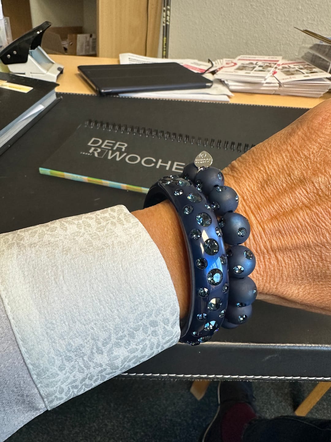 Customer photo review of Classico Perlenarmband Bari in dunklem Blau