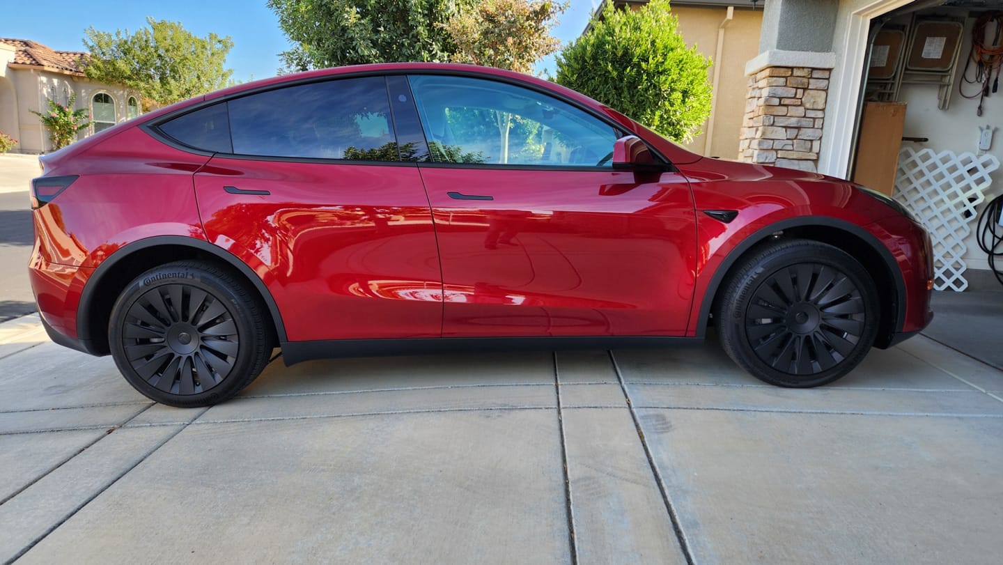 Customer photo review of TESPLUS 19'' Blade Style Wheel Cover for Model Y