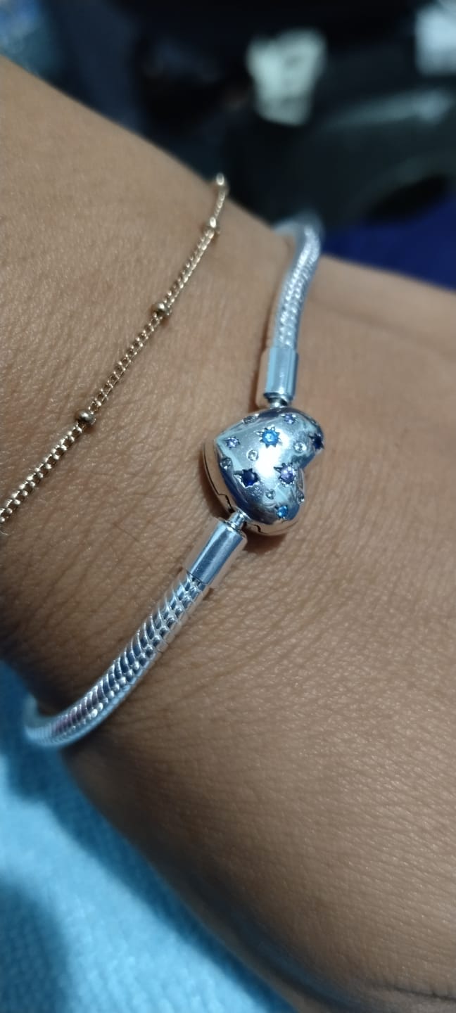 Customer photo review of Pulsera Corazon Noche Estrellada