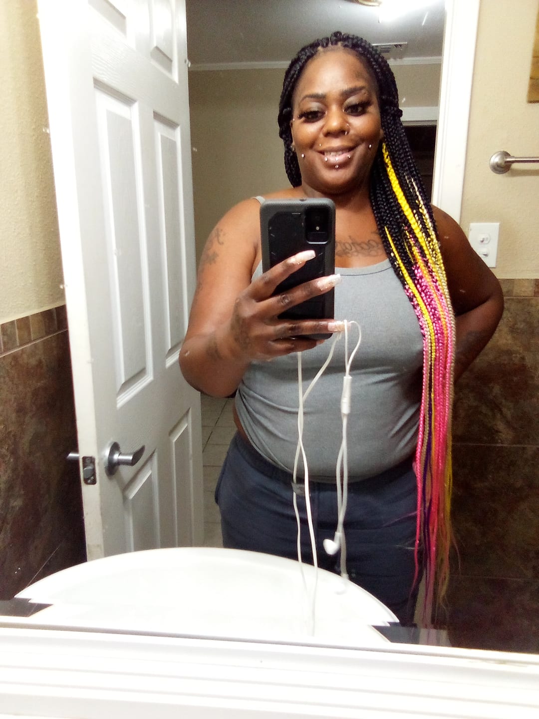 Customer photo review of Outre Xpression Synthetic 3X ULTRA BRAID - 52"