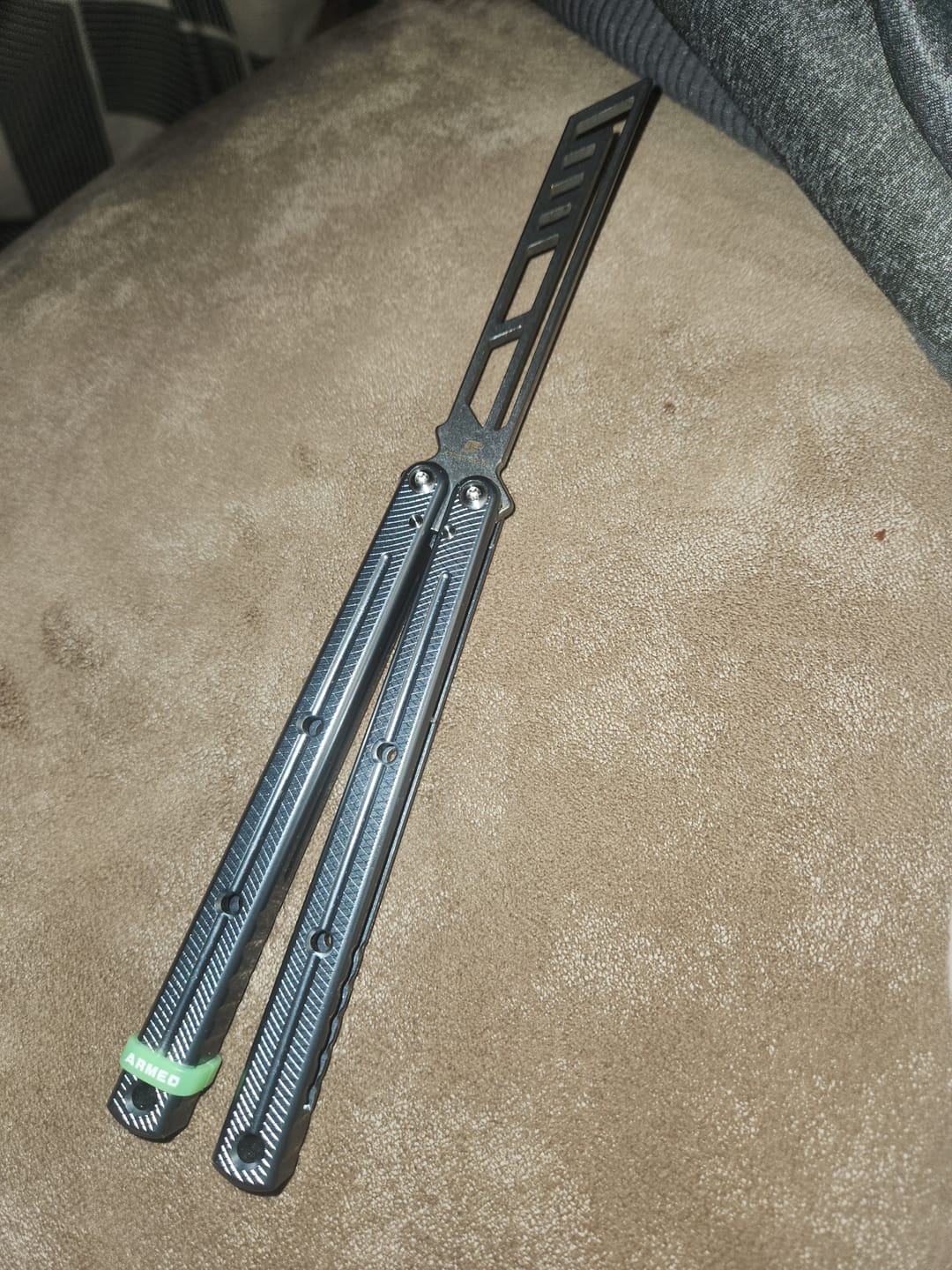 Customer photo review of ARMED SHARK kraken v3 clone Seven series aluminum alloy handle stainless steel blade Bushings