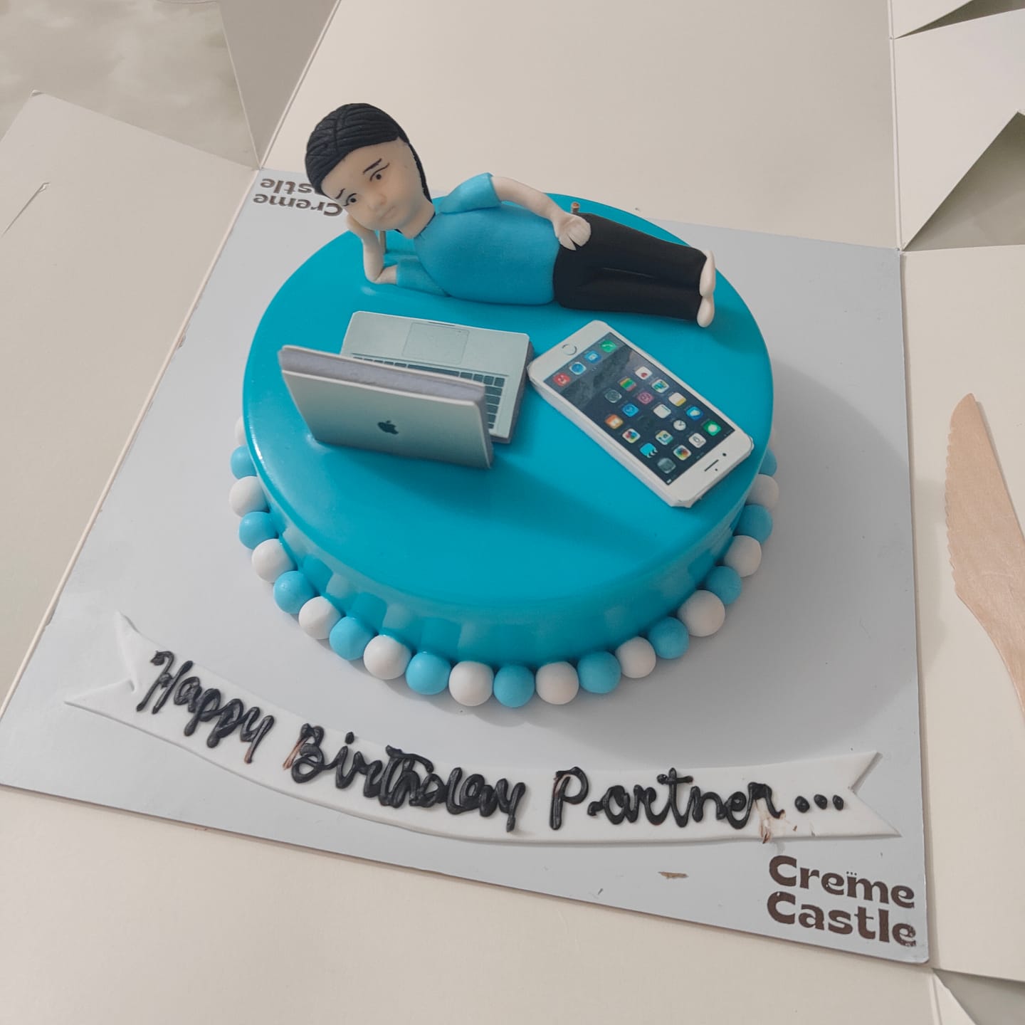 Customer photo review of Side Workaholic Cake