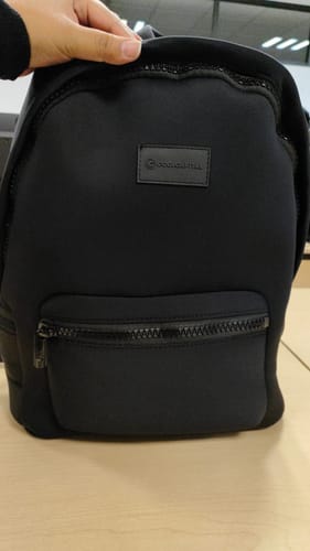 Customer photo review of Mochila Slay Laptop 14" Cool Capital Negro