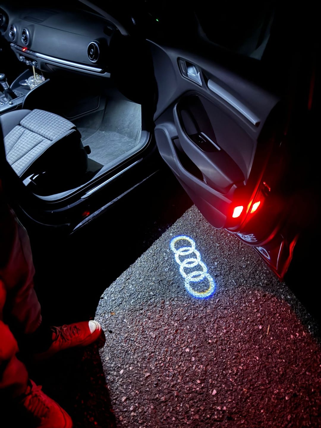 Customer photo review of Projecteur Led Porte Logo Audi
