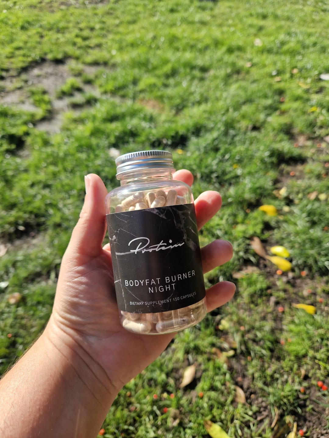Customer photo review of Bodyfat Burner Night | 150 Capsules