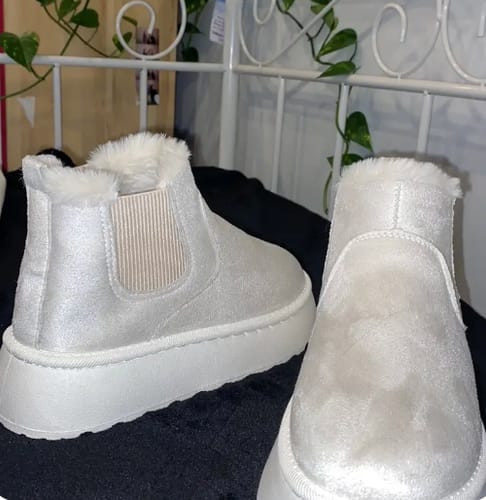 Customer photo review of Comfy Boots
