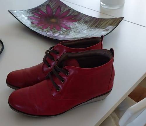 Customer photo review of NEUS ROJO