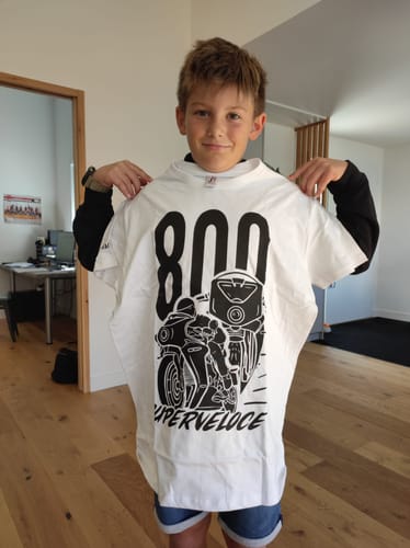 Customer photo review of T-shirt 800 Superveloce