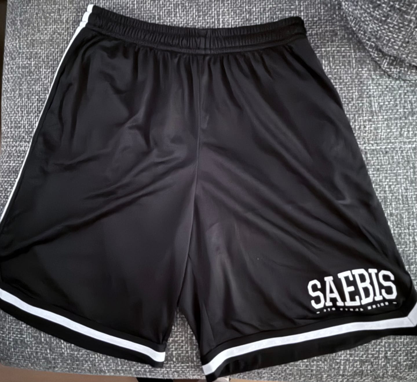 Customer photo review of Lifestyle Herren Shorts schwarz mit weißen Streifen by SAEBIS®
