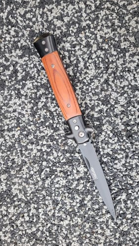Customer photo review of Mystery Knives Box™