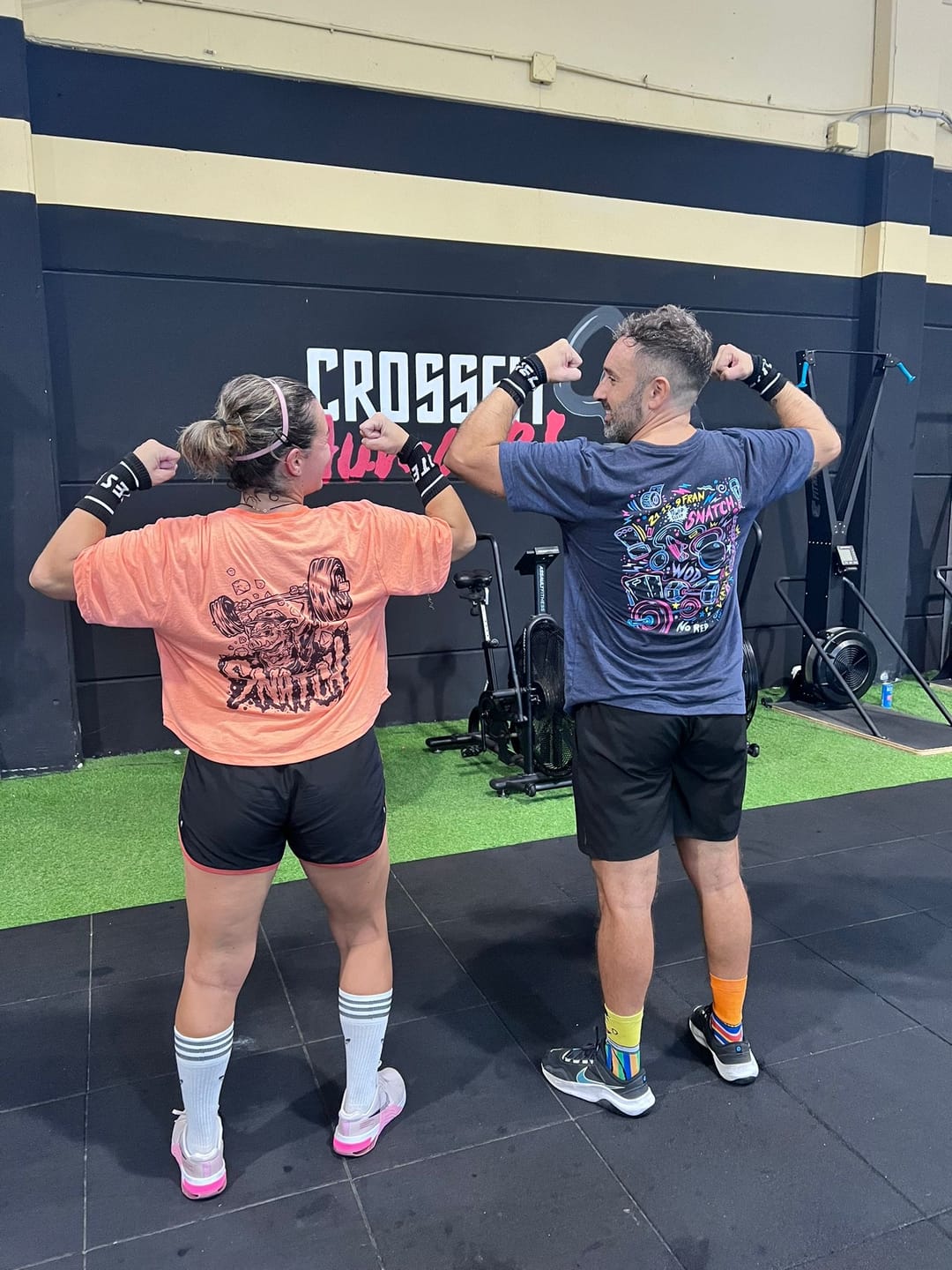 Customer photo review of WORKOUT T-SHIRT - BLACK/NAVY