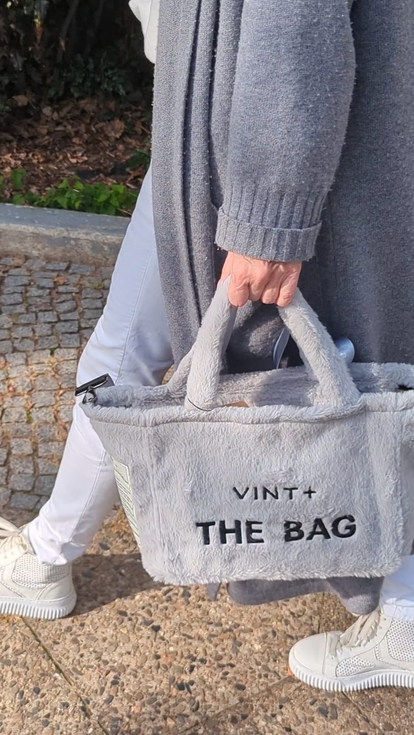 Customer photo review of FLUFFY BAG - GRAU
