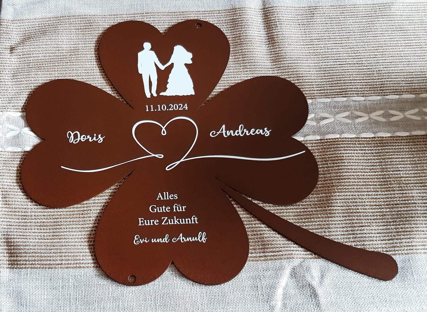 Customer photo review of Ausgefallenes Hochzeitsgeschenk: Glückskleeblatt IV zur Hochzeit - personalisierbar