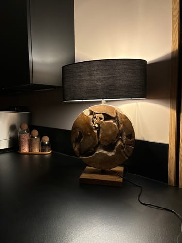 Customer photo review of GLOBE Wurzelholz Tischlampe inkl. Lampenschirm: Schwarz
