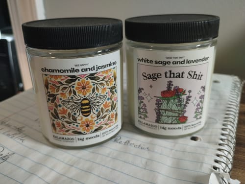 Customer photo review of "Bee Happy" Chamomile and Jasmine - 5oz Soy Candle