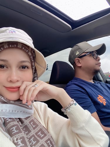 Customer photo review of 9FORTY A-Frame Golf New Era Logo Laser Perforated Olive Snapback