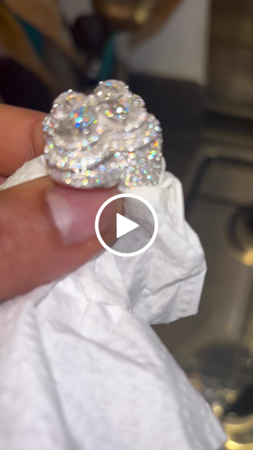 Customer video review of Four Leaf Clover Ring 14K Gold
