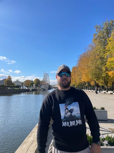 Customer photo review of Džemperis LOVE BURNS HER HEAD