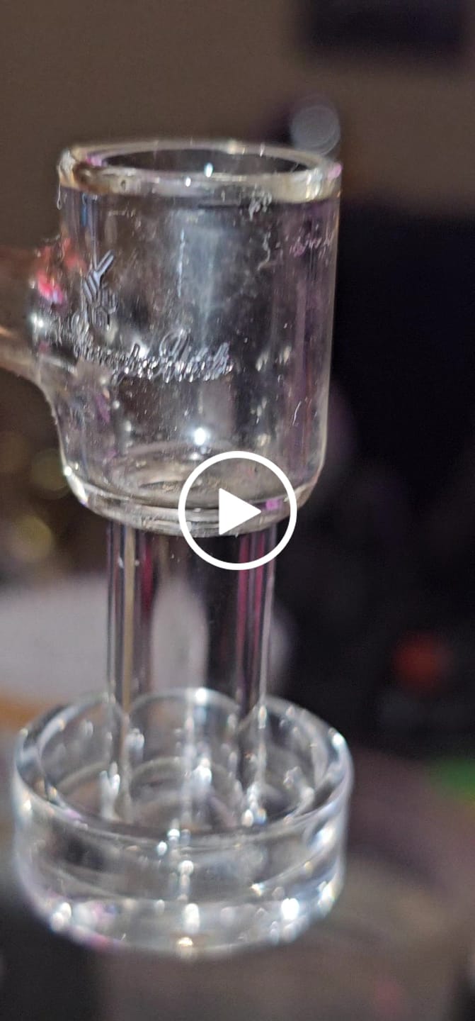Customer video review of HONEYSUCKLE BEVEL QUARTZ BANGER - 90° DEGREE | BL