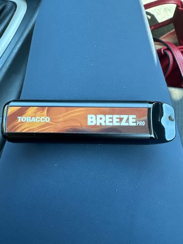 Customer photo review of Breeze Pro Disposable Vape