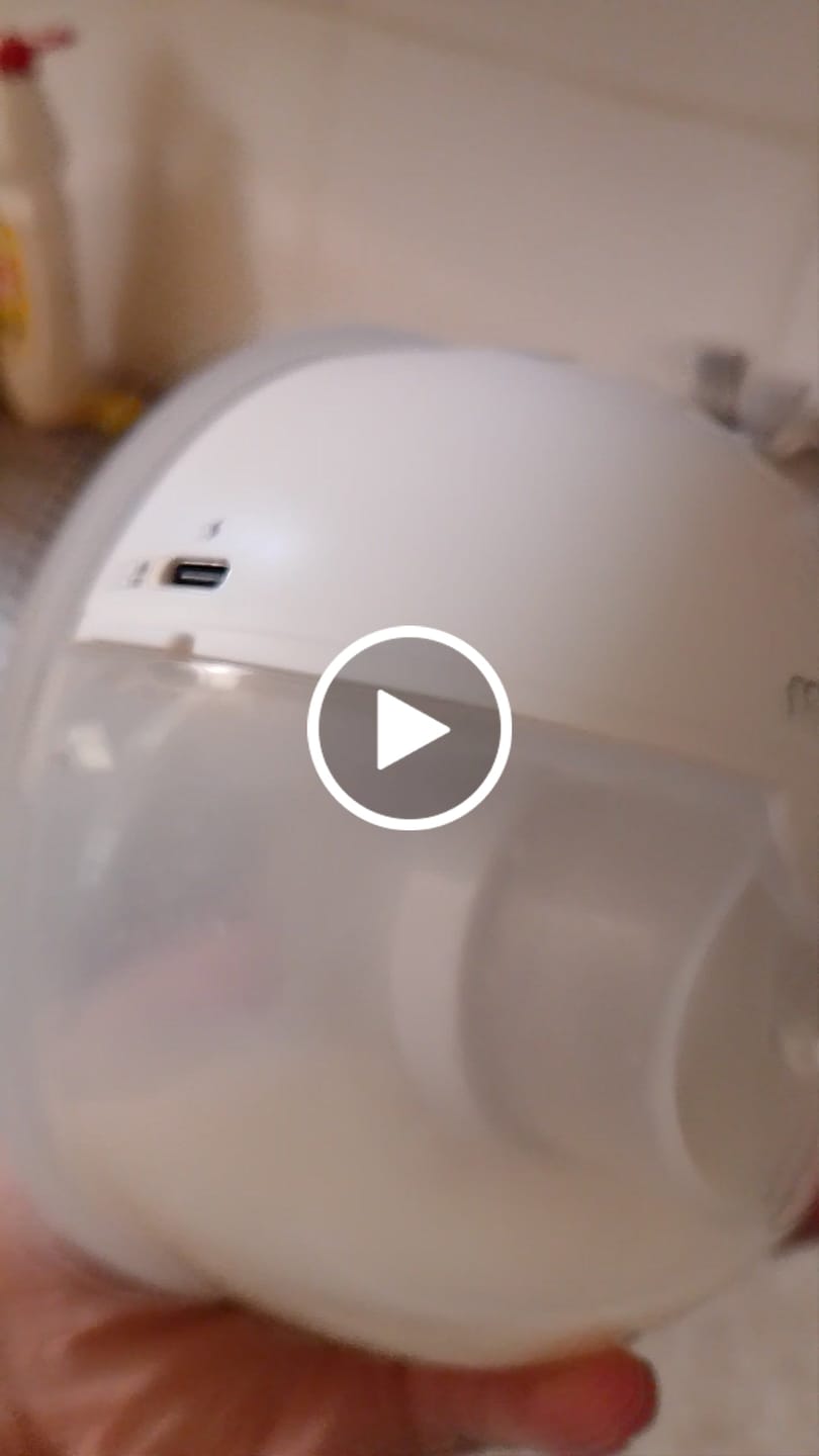 Customer video review of Momcozy M5 Wearable Breast Pump, Grey
