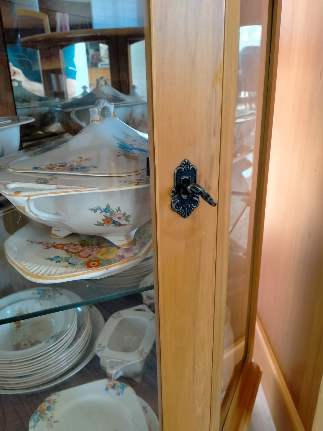 Customer photo review of Antique look Bronze latch , Key and Escutcheon