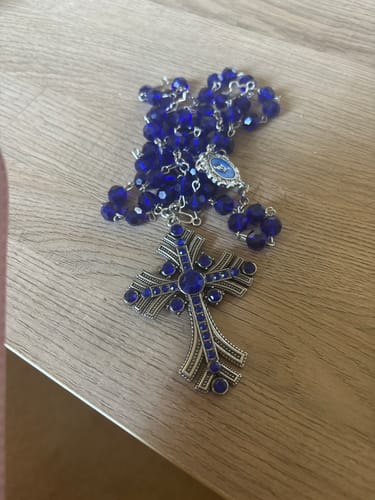 Customer photo review of FREE Today: Christian Art Miraculous Medal & Cross of 8 mm Polyhedron Blue Crystal Alloy Chain Rosary