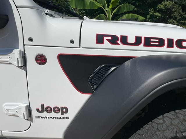 Customer photo review of Hood Graphic for RUBICON | Black Topo - fits Wrangler JL & Gladiator JT