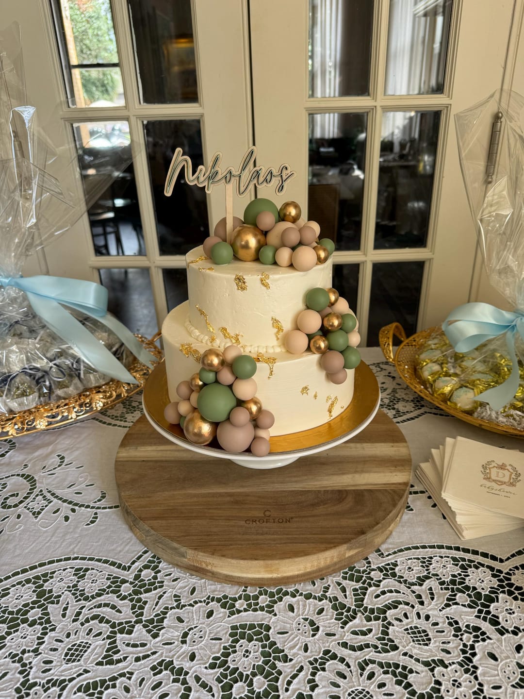 Customer photo review of Name Cake Topper