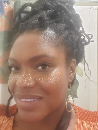Customer photo review of Gold Glitter Freckles Makeup Patches
