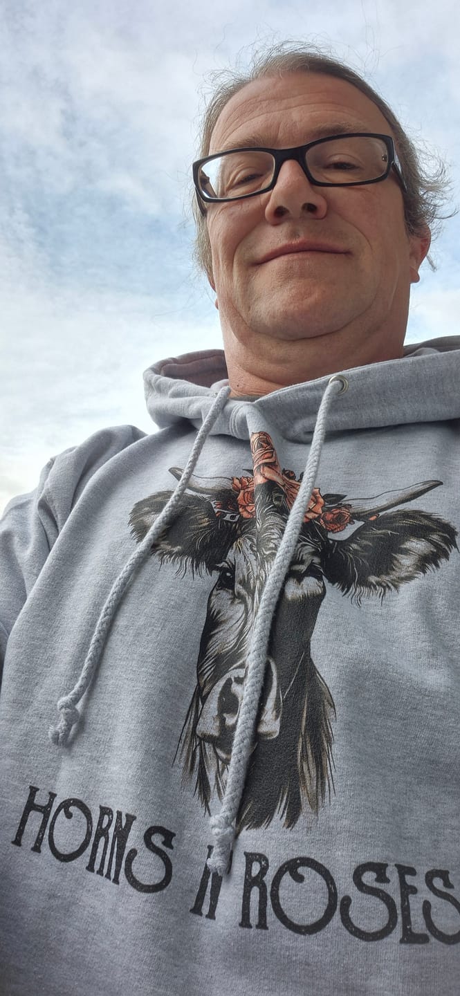 Customer photo review of Horns N´Roses Hoodie Unisex